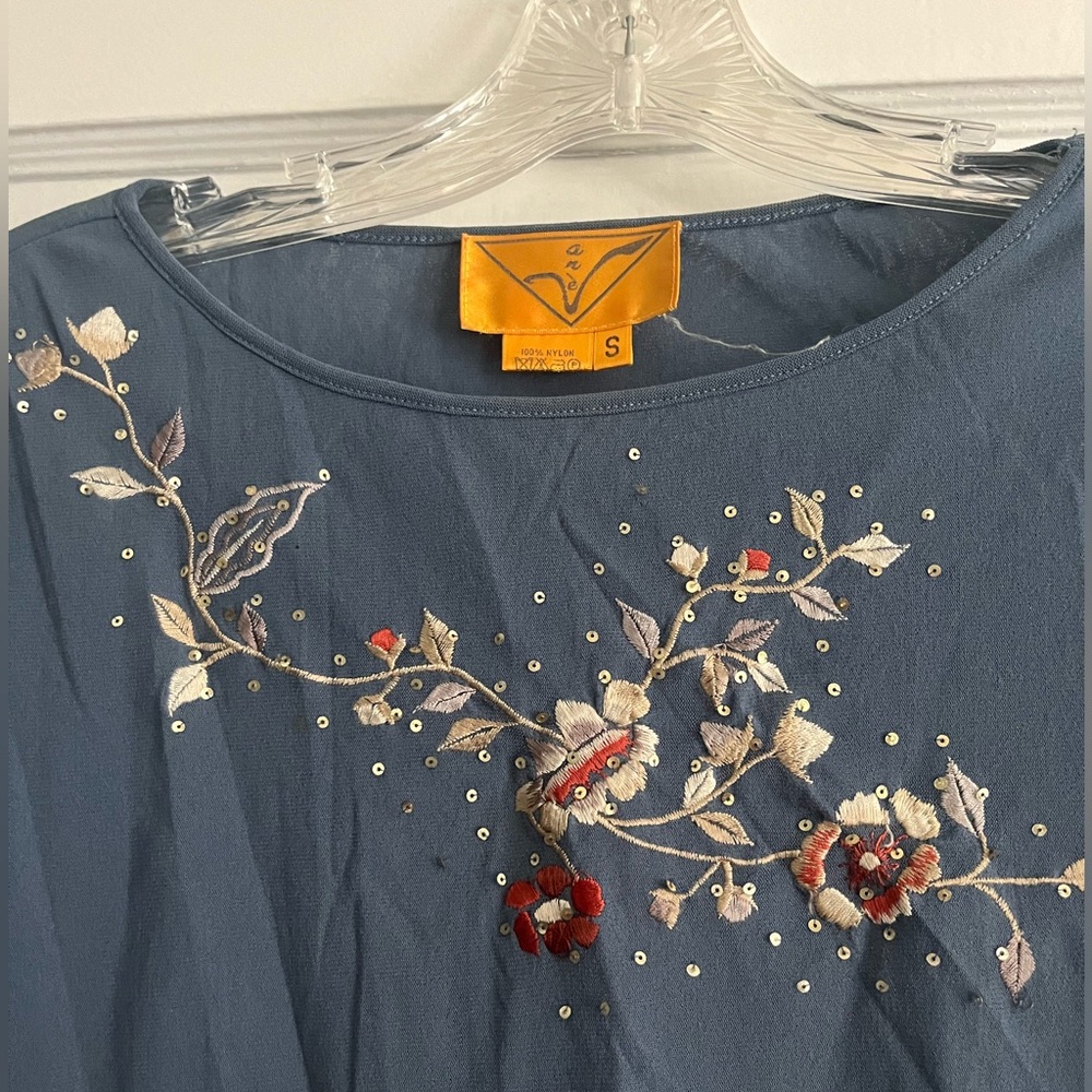 Anè Boutique Embroidered Floral Sequin Top | Size Small | Artisan 3/4 Sleeve - Picture 9 of 9